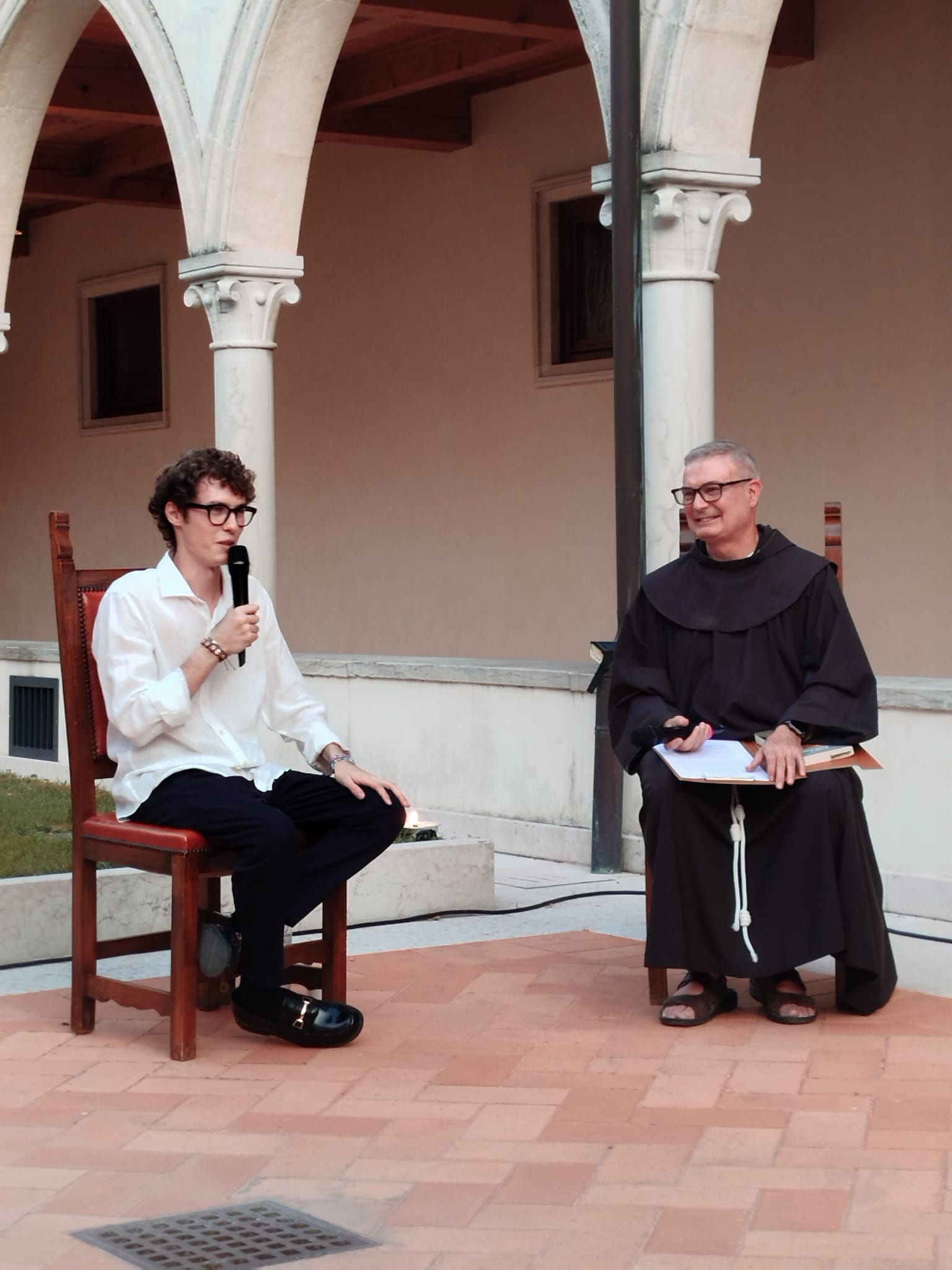 Partecipanti alla serata nel convento