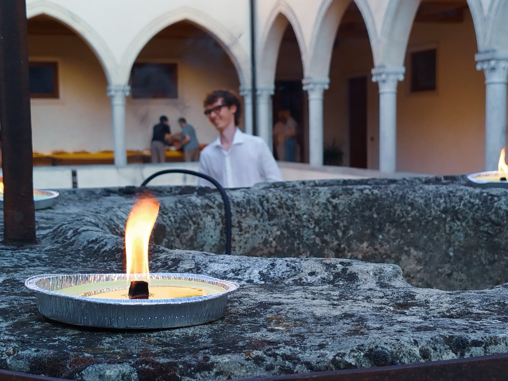Pubblico presente nel chiostro di San Daniele