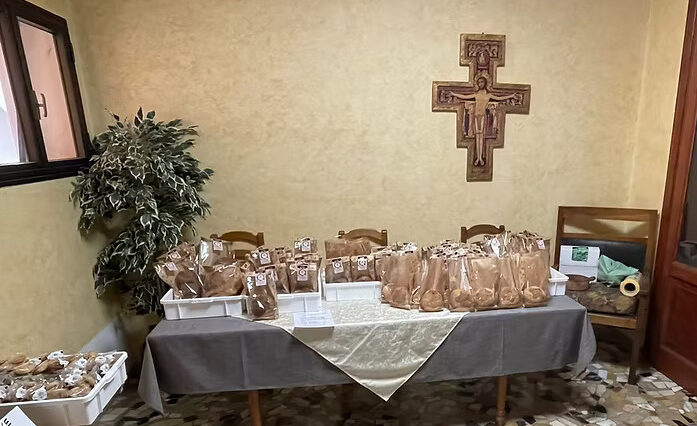 Esposizione del pane per i fedeli